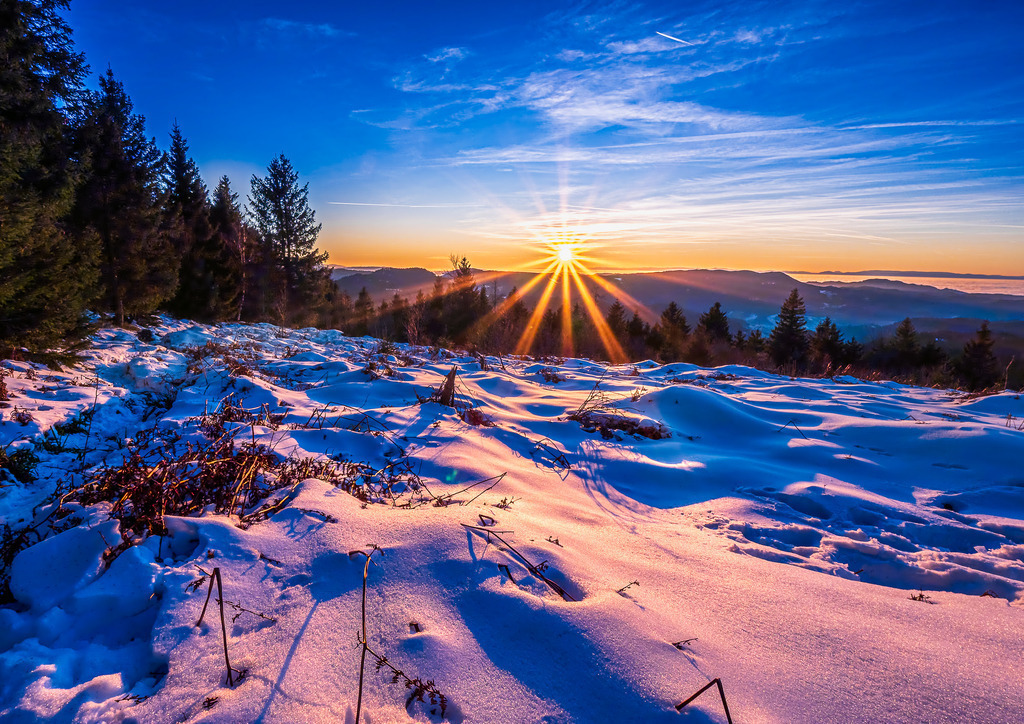 MPI_Winter_0015 | Winterlicher Sonnenuntergang auf dem Roßbühl  - Realisiert mit Pictrs.com