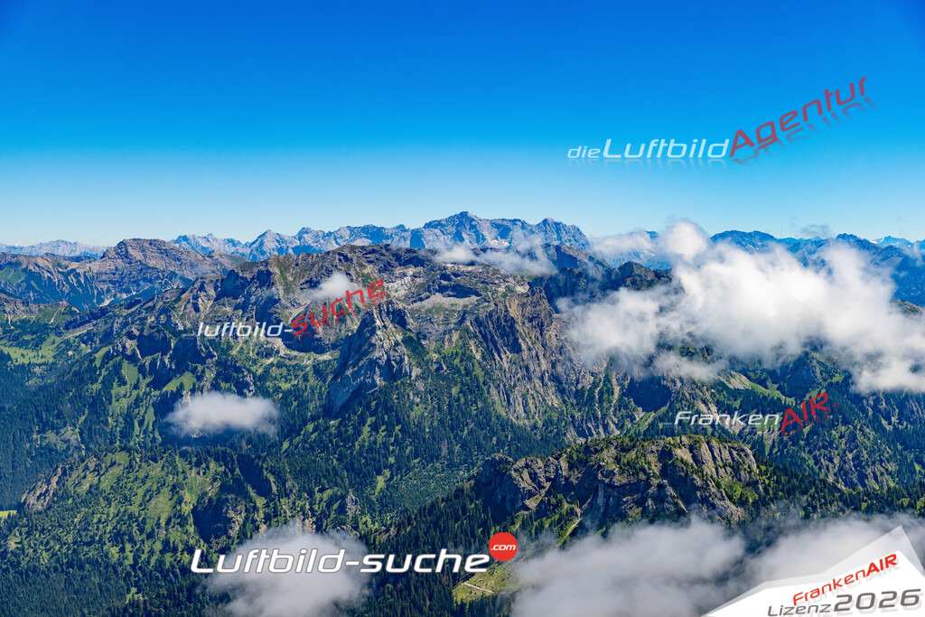 Die Luftaufnahme Alpen - Schwangau wurde 2022 vom Flugzeug aus (keine Drohne) erstellt. Hohe Auflösung -für große Poster und Wandbilder geeignet - Garantiert!