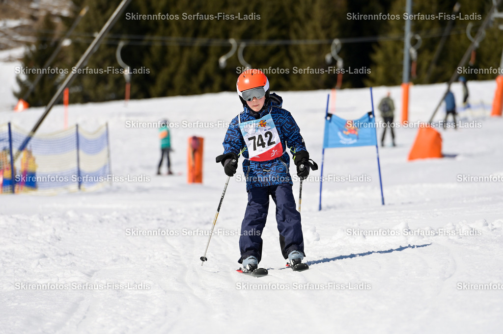 SRF_27.02.2026_922 | Skirennfotos,Serfaus,Fiss,Ladis,Kinderskirennen,Winter,Tirol,Oberland,skirace,SFL,feelfree,weil wir's genießen,ski,Ski,skifahren,Sonnenplateau, - Realisiert mit Pictrs.com