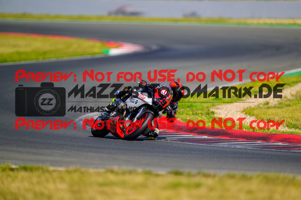 MaZZes_FotoMatrix_240725_6007705_9431 | ROT