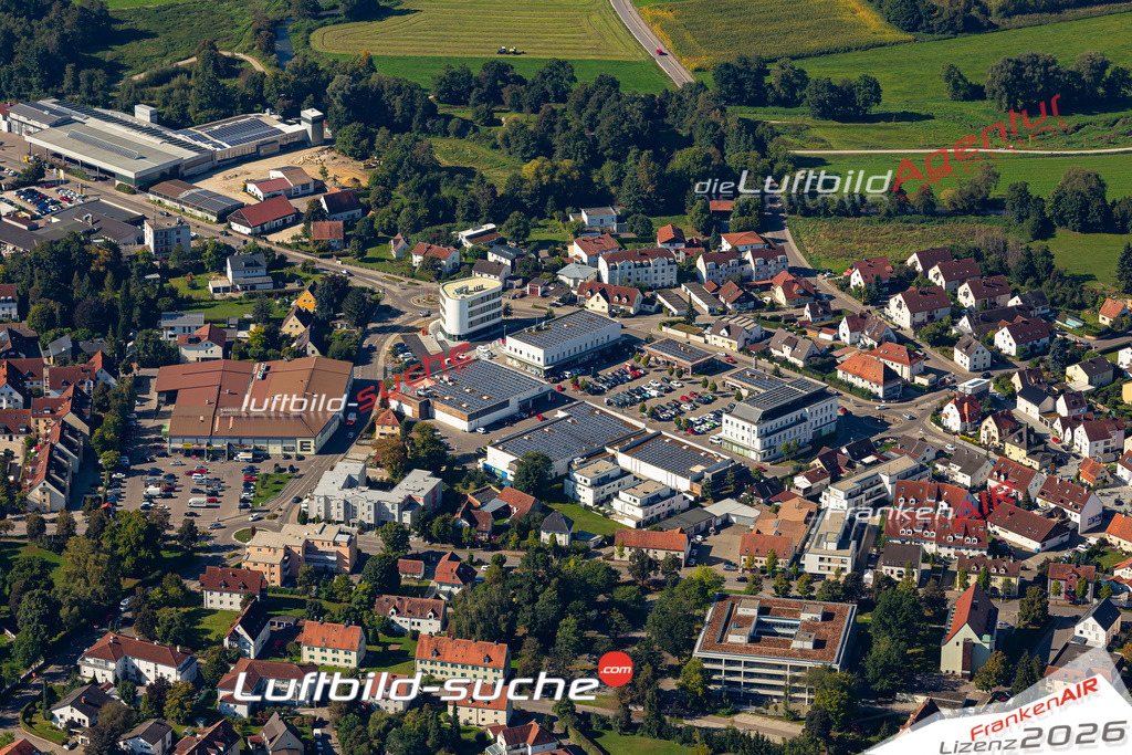 Das Luftbild der Stadt Aichach wurde 2021 vom Flugzeug heraus erstellt (keine Drohne) Aufnahmehöhe ca.450 Meter- hohe Bildauflösung und Druck-Qualität garantiert!