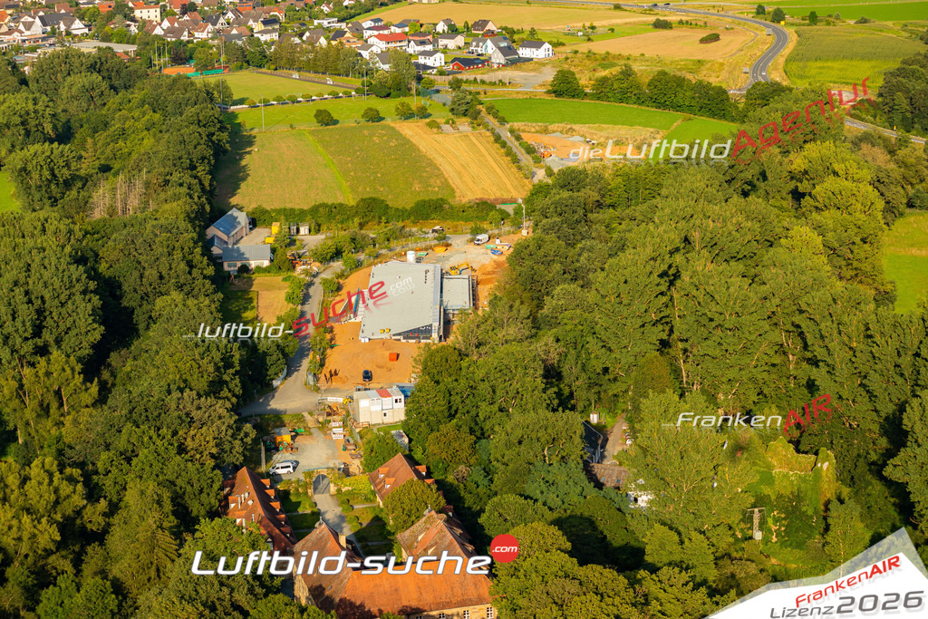Das Luftbild zeigt : Steinhausen Kulmbach - Die Luftaufnahme wurde 2024 vom UL-Flugzeug aus erstellt ( keine Drohne ) - Hochauflösende Luftaufnahme - Für grossformatige Ausdrucke geeignet. Die Geschenkidee !Mit Lizenz und Bildrechte bestellbar