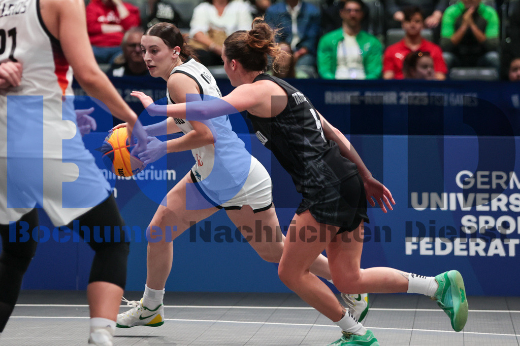 SES_TTG3X320250717-29 | bond - Realisiert mit Pictrs.com