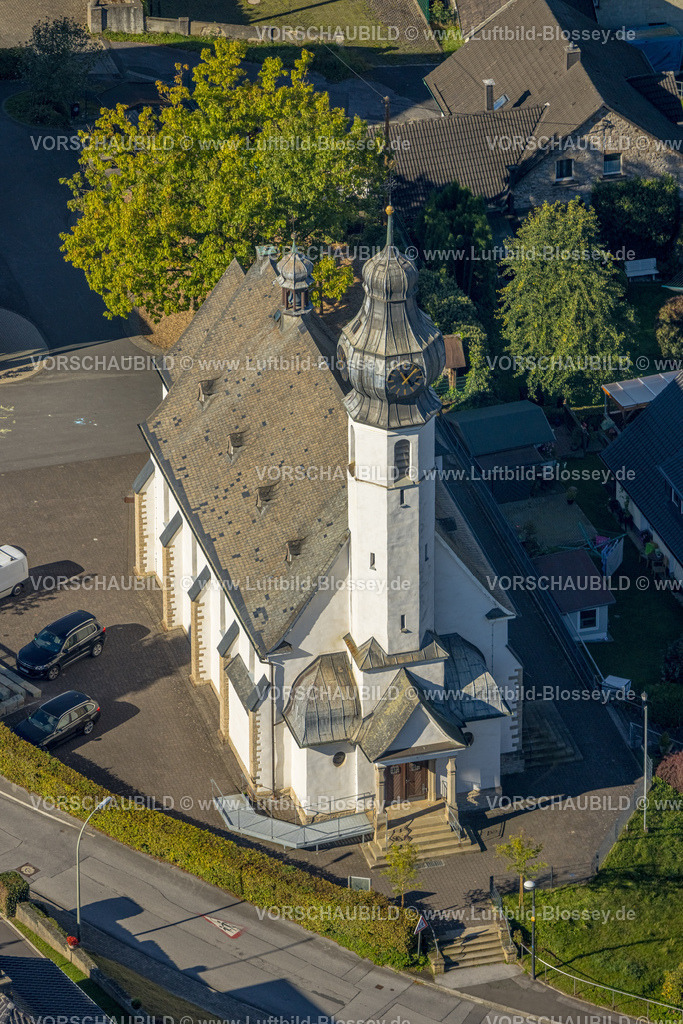 Balve230907722 | Luftbild, kath. St. Nikolaus-Kirche, Beckum, Balve, Sauerland, Nordrhein-Westfalen, Deutschland