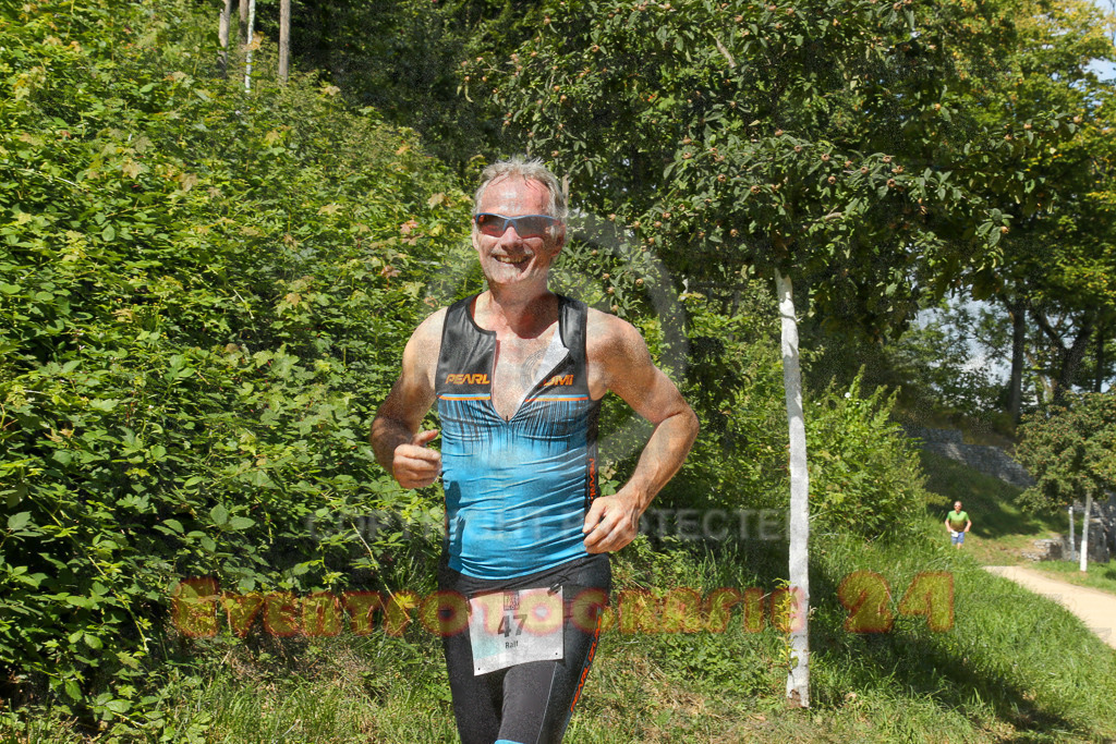 250824_1226_EX1_9387 | Sportfotografie im Rhein-Sieg Kreis, Köln, Bonn, NRW, Rheinland Pfalz, Hessen, etc. Unser Tätigkeitsfeld umfasst den Laufsport vom Volkslauf über den Marathon, Duathlon, Triathon bis zum Ultralauf wie Kölnpfad Ultra oder Schindertrail.