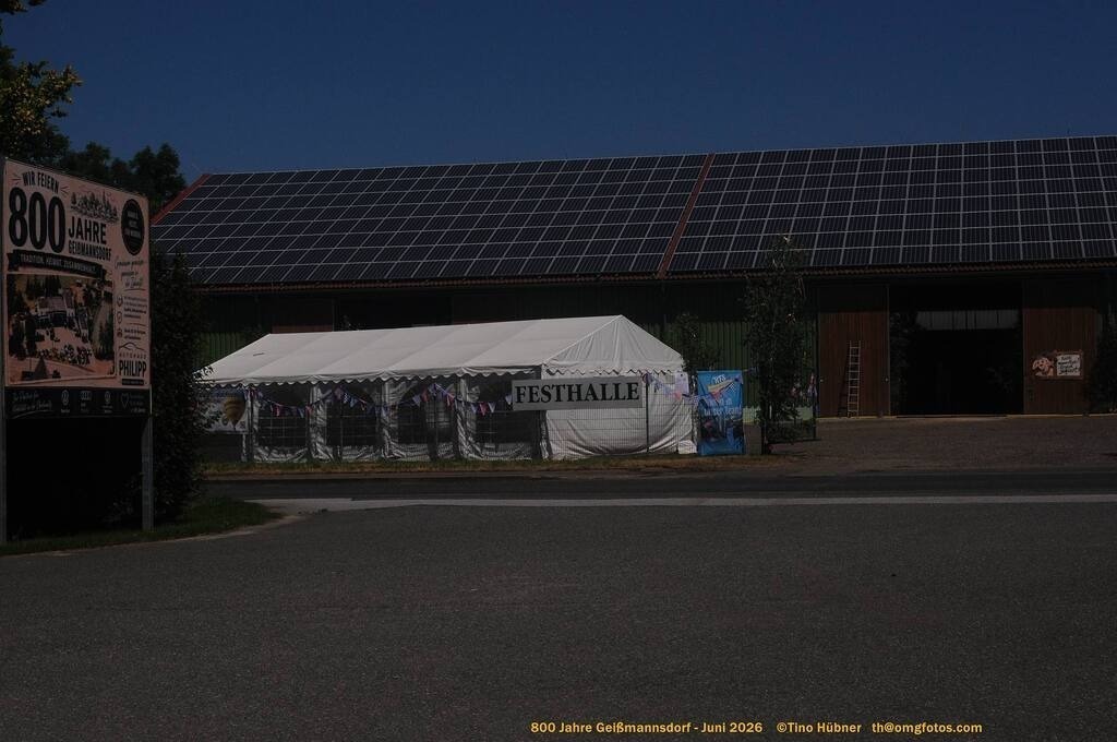 Geißmannsdorf-2026-Ortsbilder-242 | Geißmannsdorf bei Bischofswerda im Sommer 2026. Ein fotografischer Streifzug durch das Dorf Geißmannsdorf, mit Gebäuden, Straßen, Strohpuppen und geschmückten Vorgärten und Grundstücken anlässlich der 800-Jahr-Feier von Geißmannsdorf im Juni 2026 - Realisiert mit Pictrs.com