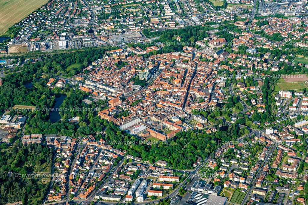 Wolfenbüttel_Altstadt_ELS_4017050623 | WOLFENBüTTEL 05.06.2023 Stadtansicht des Innenstadtbereiches von Wolfenbüttel im Bundesland Niedersachsen, Deutschland. // City view on down town of Wolfenbuettel in the state Lower Saxony, Germany. Foto: Martin Elsen