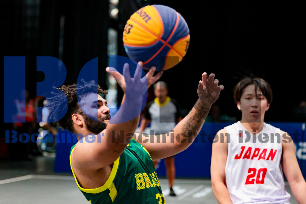 SES_TTG3X320250718-2646 | bond - Realisiert mit Pictrs.com