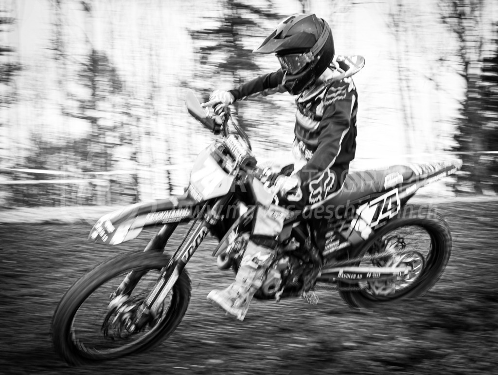 Motocross Schlatt bei Winterthur - 30. April 2023 | #74 Zachmann Joyce aus Diessenhofen (CH) auf Zachmann KTM in der Kategorie Swiss MX Women Cup am Motocross Schlatt bei Winterthur, 30. April 2023. 
Instagram: @mx_schlatt | @mc_wila | @sam_schweiz
Bild: Sportfotografie Markus Aeschimann | www.markus-aeschimann.ch - Realisiert mit Pictrs.com