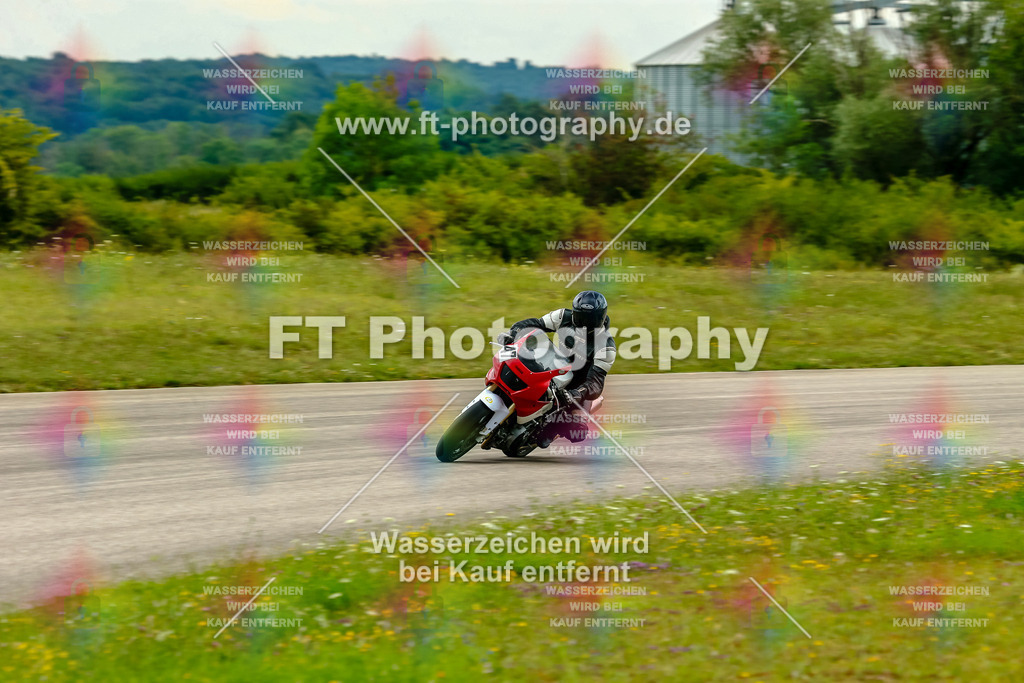 Chambley Juli-3264 | Hier findet Ihr Bilder von Touristenfahrten auf der Nürburgring Nordschleife oder von anderen Veranstaltungen die ich besucht habe. Viel Spass beim Durch Schauen 