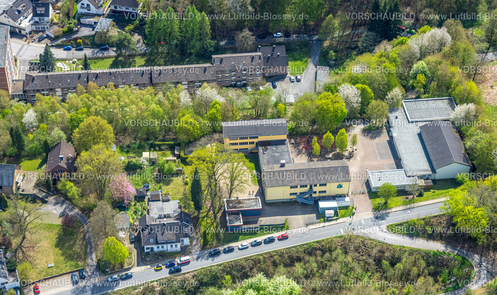 Witten260401656 | Luftbild, Buchholzer Schule mit Sporthalle und Schwimhalle, Buchholz, Witten, Ruhrgebiet, Nordrhein-Westfalen, Deutschland