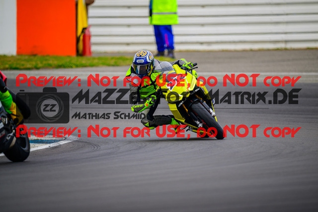 MaZZes_Fotomatrix_20250421_6007705_3570 | GELB