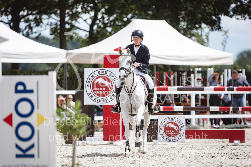 240616_Lemwerder_M2-Springen-534 | Deine schönsten Turniermomente als professionelle Fotos! Entdecke hochwertige Pferdesport-Fotografie im Online-Shop. Jetzt Fotos finden & bestellen!