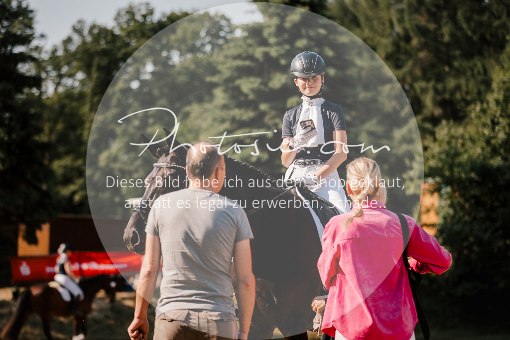 3I6A9127 | Stimmungsvolle Portraits und Reitsportfotografie im Ruhrgebiet und im Münsterland.

Pferdefotografie, Hundefotografie, Tierfotografie, Reportagen, Portraits von Tier und Mensch, Turnierfotografie in Bochum, Recklinghausen, Marl, Haltern am See, Dülmen.. - Realisiert mit Pictrs.com