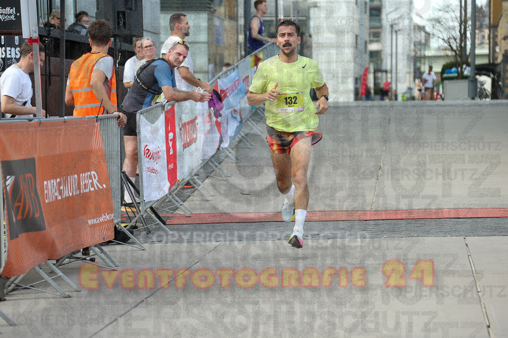 250920_1508_EX1_8411 | Sportfotografie im Rhein-Sieg Kreis, Köln, Bonn, NRW, Rheinland Pfalz, Hessen, etc. Unser Tätigkeitsfeld umfasst den Laufsport vom Volkslauf über den Marathon, Duathlon, Triathon bis zum Ultralauf wie Kölnpfad Ultra oder Schindertrail.