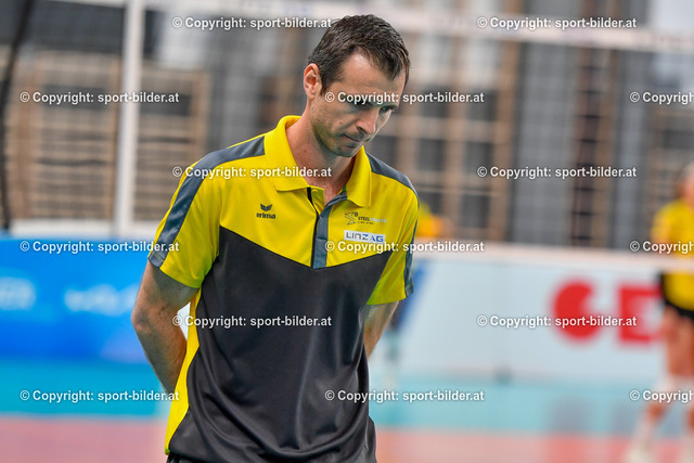 AUT, AVL, Steelvolleys Linz vs VB Niederoesterreich Sokol-Post | 19.04.2022, Sporthauptschule Kleinmuenchen, AUT, AVL,, Steelvolleys Linz  vs VB Niederoesterreich Sokol-Post, im Bild Roland Schwab, Trainer Steelvolleys Linz (Linz)


// AVL, Austrian Volley League Match between Steelvolleys Linz vs VB Niederoesterreich Sokol-Post in Linz, Austria on 2022/04/19