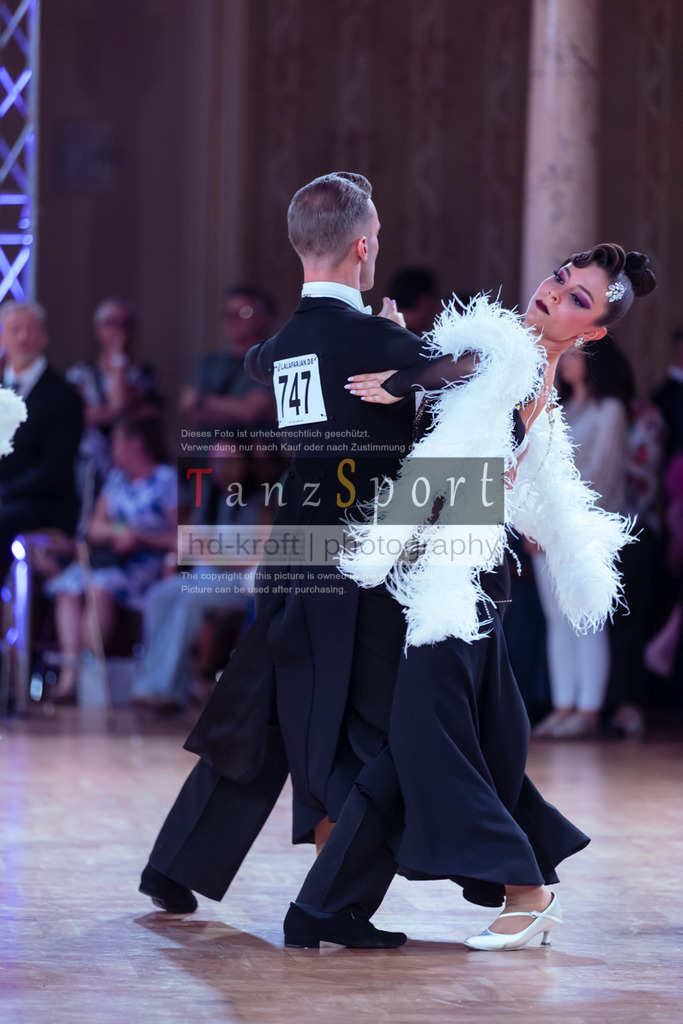 20250705_WDSF_Open_RS_Std-dC25-3515 | Tanzsportbilder, Standardtanz, Lateintanz, WDSF, DTV, LTVB, dancecomp, goc, hessen tanzt, blaues band der spree, walzer, tango, wiener walzer, slowfox, quickstepp, samba, rumba, cha-cha-cha, paso doble. jive, hd-kroft photography, turniertanzsport