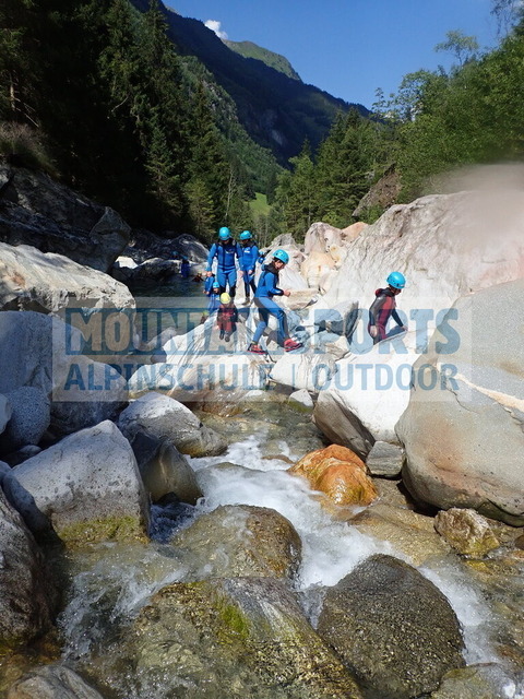 P7300405 | Bestelle die Bilder deines Berg- oder Wasser-Abenteuers mit Mountain Sports bequem von zu Hause aus direkt über unseren Online Fotoshop von pictrs.com. - Realisiert mit Pictrs.com