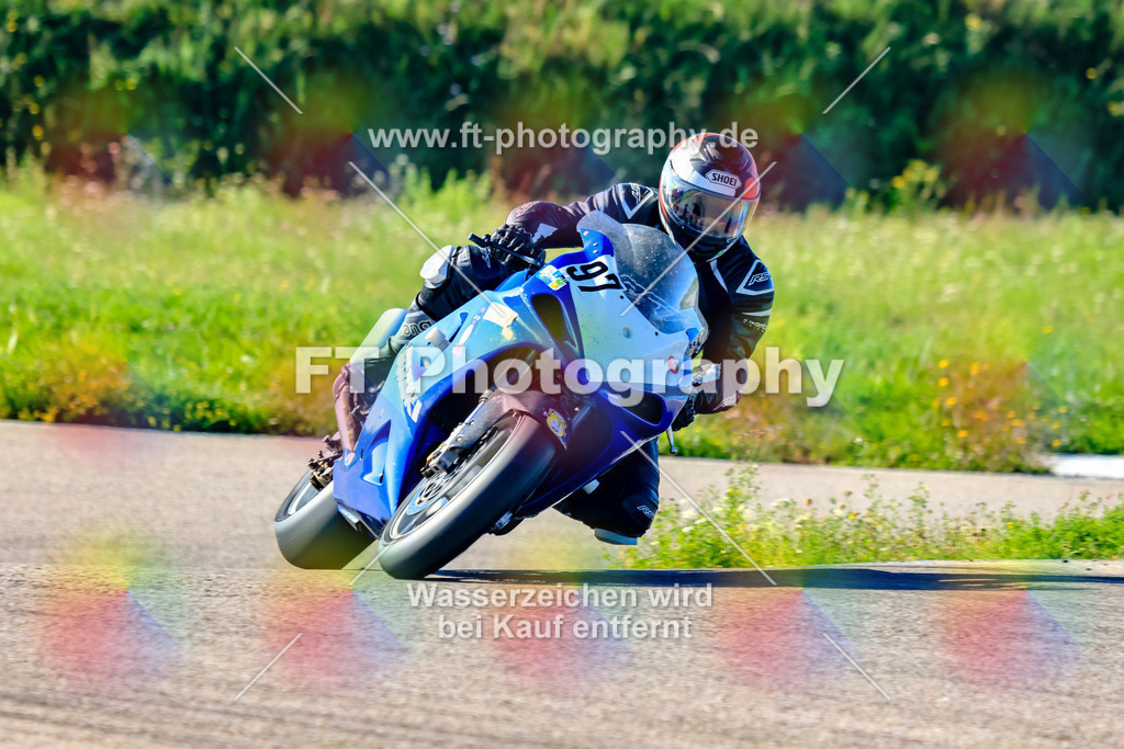 097-1931 | Hier findet Ihr Bilder von Touristenfahrten auf der Nürburgring Nordschleife oder von anderen Veranstaltungen die ich besucht habe. Viel Spass beim Durch Schauen 