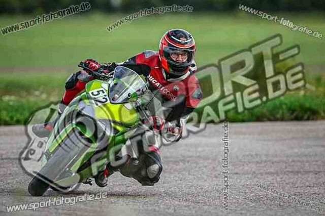 pubi4092 | Professionelle Fotos von Sportveranstaltungen, aber auch Hochzeiten und anderen Events. - Realisiert mit Pictrs.com
