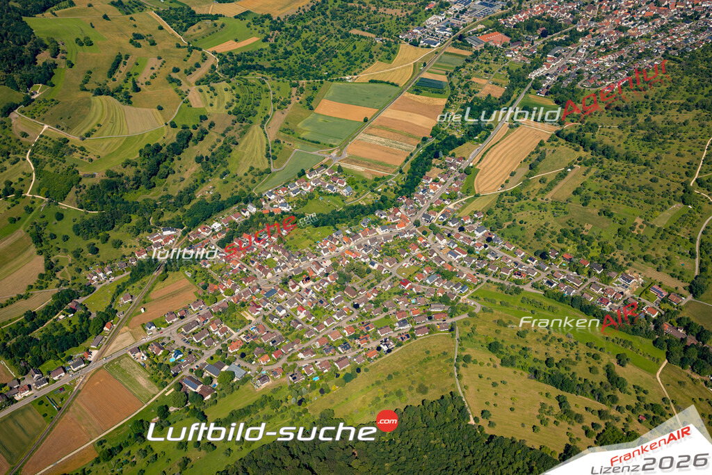 Das Luftbild zeigt : Brucken Lenningen - Die Luftaufnahme wurde 2024 vom UL-Flugzeug aus erstellt ( keine Drohne ) - Hochauflösende Luftaufnahme - Für grossformatige Ausdrucke geeignet. Die Geschenkidee !Mit Lizenz und Bildrechte bestellbar