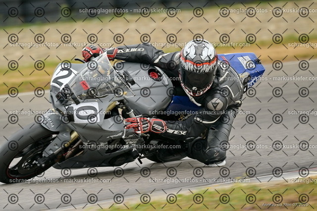 25bt05-1264 | markuskiefer.com - Realisiert mit Pictrs.com