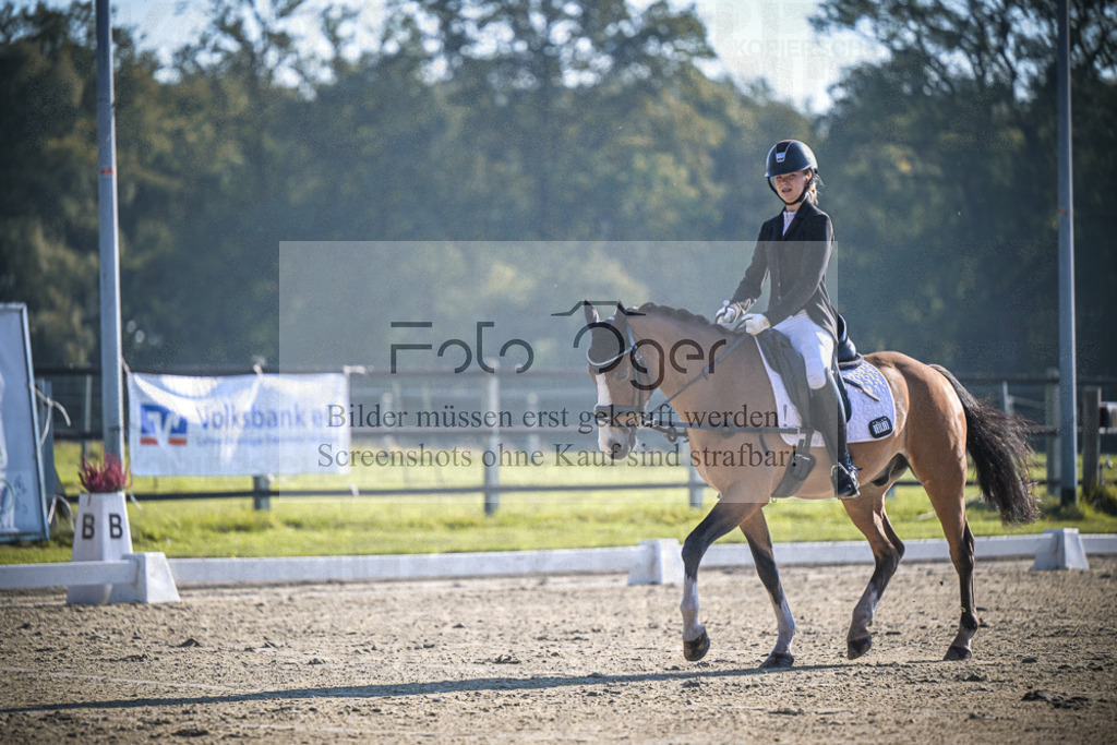 DOS_1254 | Entdecke hochwertige Reitturnierfotos von Foto Oger. Professionell, emotional und authentisch – jetzt Lieblingsmomente im Shop bestellen.Deutschlandweite Turnierfotografie. - Realisiert mit Pictrs.com