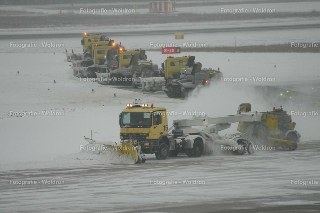 20221218  Deuschland Nuernberg - Airport-9 | Fotografie Woldron