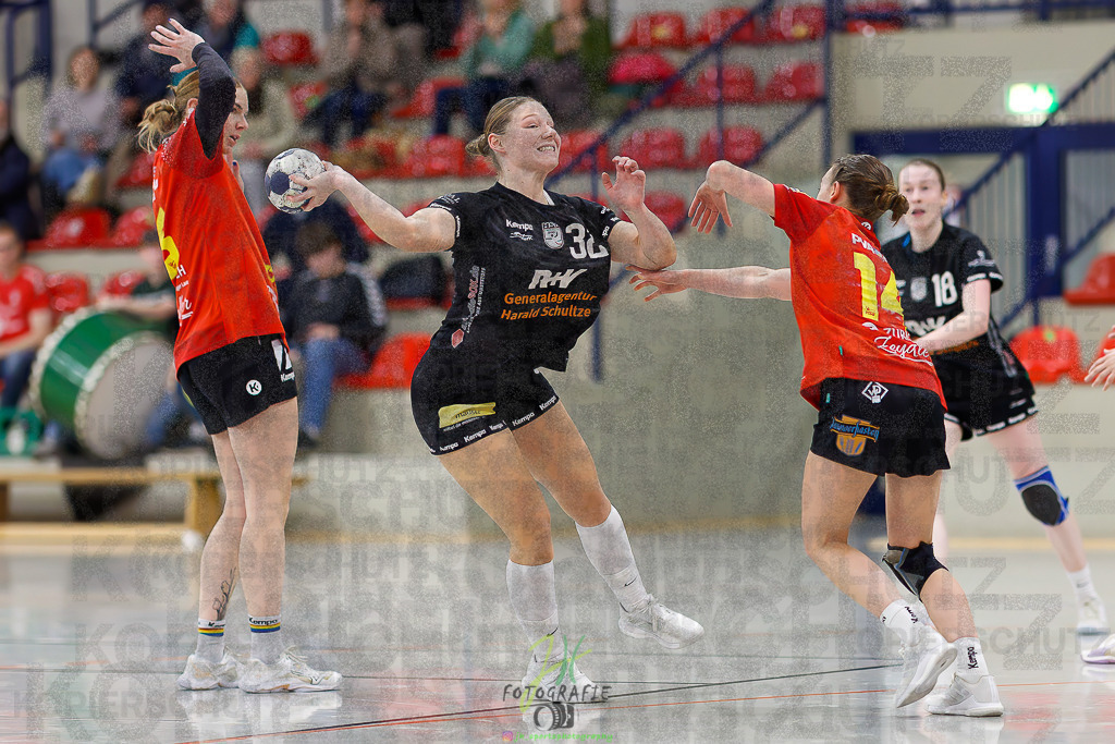 Frauen Regionalliga (HHV); HSG Wettenberg - HSG Twistetal | Frauen Regionalliga (HHV); HSG Wettenberg - HSG Twistetal am 08.11.2025 in Launsbach (Wettenberg) (Halle GS Launsbach (Wettenberg))Photo © 2025 - Jörg Heinrich - Realisiert mit Pictrs.com