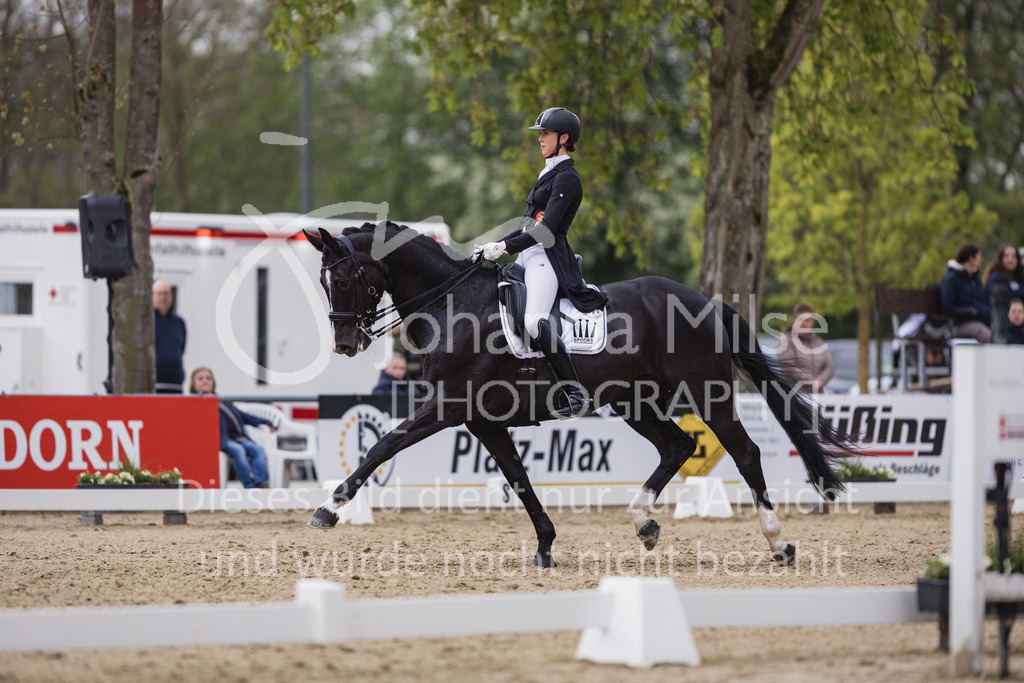 230429_Dressurfestival_S3St-253 | Deine schönsten Turniermomente als professionelle Fotos! Entdecke hochwertige Pferdesport-Fotografie im Online-Shop. Jetzt Fotos finden & bestellen!