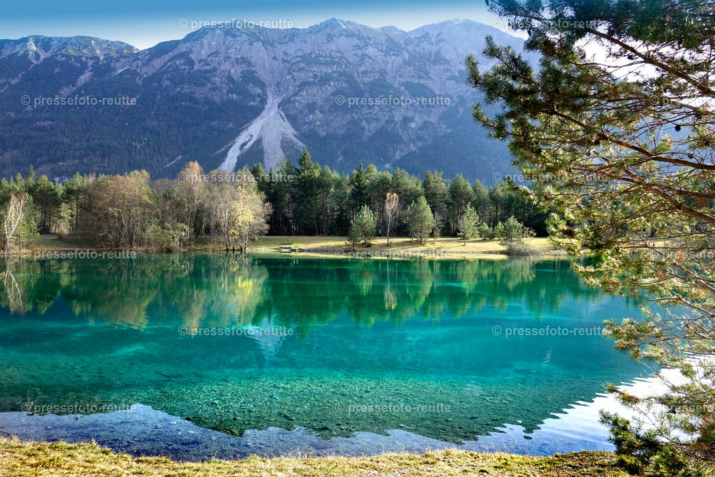 welltvi-Weissenbach_Baggersee-Herbst-04112017-_DSC1905 | Info aus dem Bezirk Reutte/Ausserfern Tirol sowie eine umfangreiche Bilddatenbank über die gesamte Region: Lechtal, Talkessel Reutte, Tannheimertal, Zwischentoren. Lech, Plansee, Zugspitze, Grenztunnel, B179, Fernpassstraße, Verkehr, Lawinen, Tradition, - Realisiert mit Pictrs.com