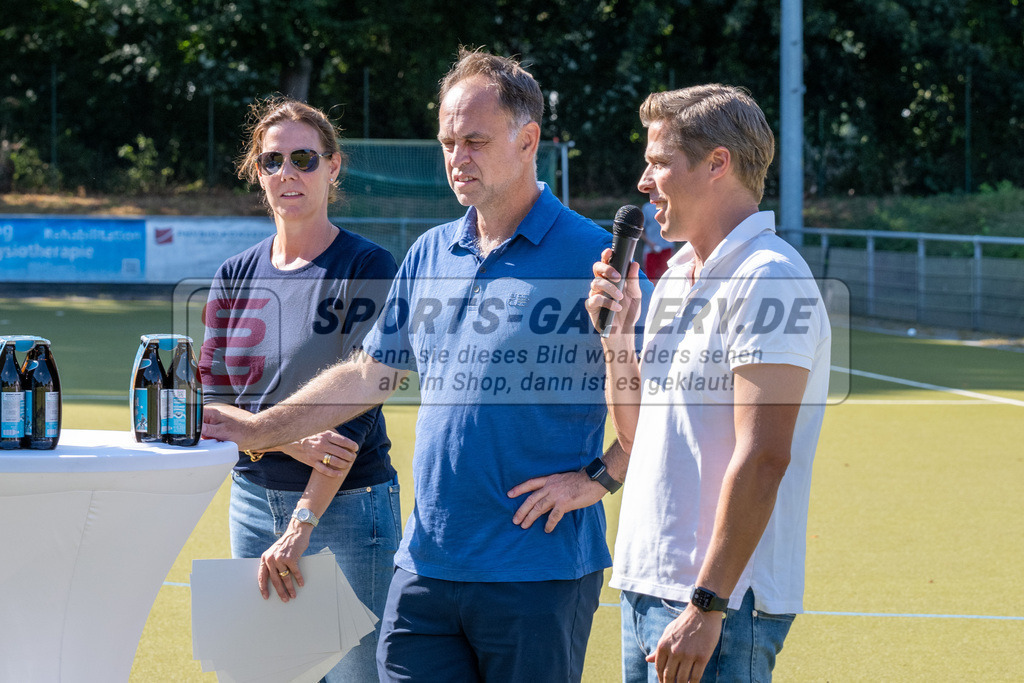 SFE_20220903_0035 | ; 1. Bundesliga Hockey Herren Rot-Weiss Köln - TSV Mannheim am 03.09.2022 in Köln (KTHC Stadion Rot-Weiss Köln Tennis and Hockey Club), Photo: Stephan Fehrmann 2022 (Sports-Gallery)
