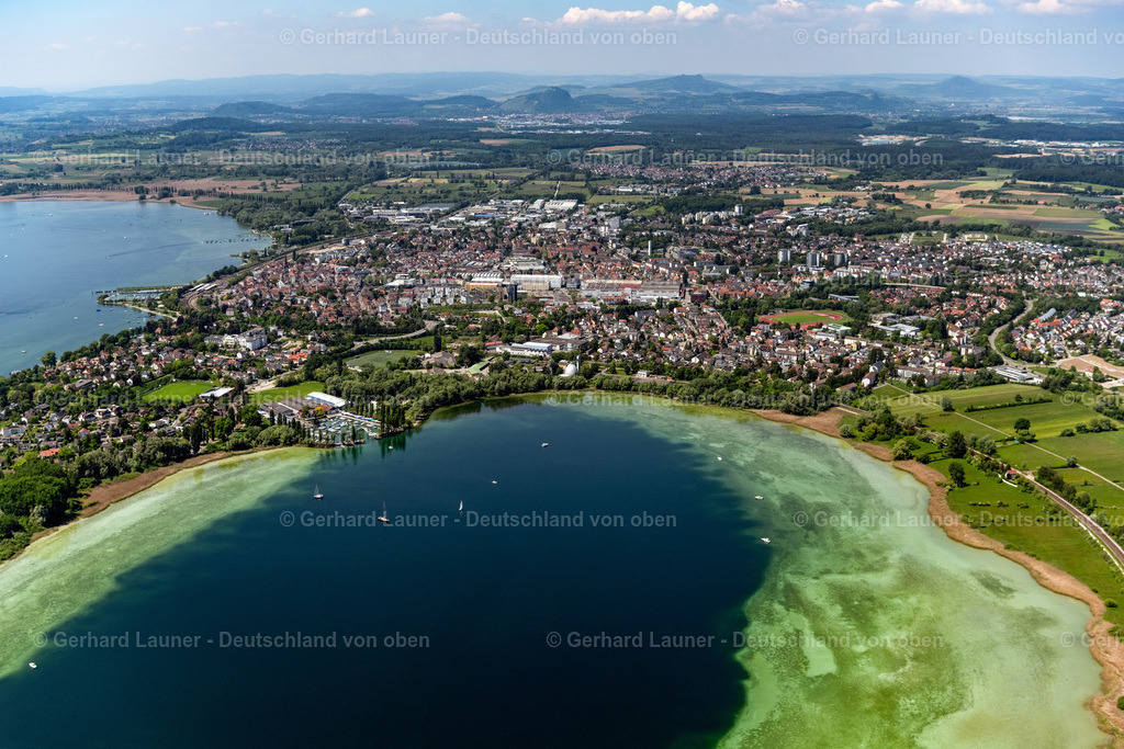4027476 | RADOLFZELL AM BODENSEE 17.05.2020 Ortskern am Uferbereich Stadtbereich in Radolfzell am Bodensee im Bundesland Baden-Württemberg, Deutschland. // Village on the banks of the area lake Stadtbereich in Radolfzell am Bodensee in the state Baden-Wuerttemberg, Germany. Foto: Gerhard Launer