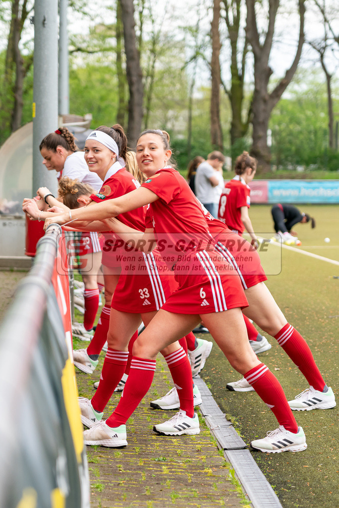 HK_20240407_903419 | 1. Bundesliga Hockey Damen Rot-Weiss Köln - Harvestehuder THC am 7.4.2024 Rot-Weiss Köln, Köln , Jule Fischer ( Rot-Weiss Köln #6 ) , Emma Boermanns ( Rot-Weiss Köln #33 )