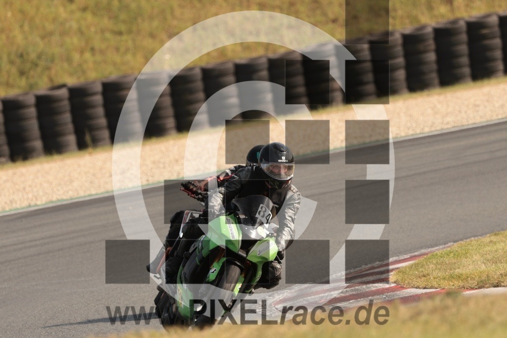 0084-20250814_13367 | Schöne Erinnerungen an spannende Momente - das festzuhalten ist unser Job. PIXELrace.de ist seit 2003 auf den Rennstrecken Europas unterwegs um die Action draußen beim Fahren und die wunderbare Stimmung imm Fahrerlager für euch einzufangen.