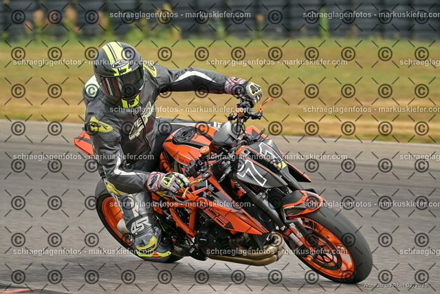 25bt05-0860 | markuskiefer.com - Realisiert mit Pictrs.com