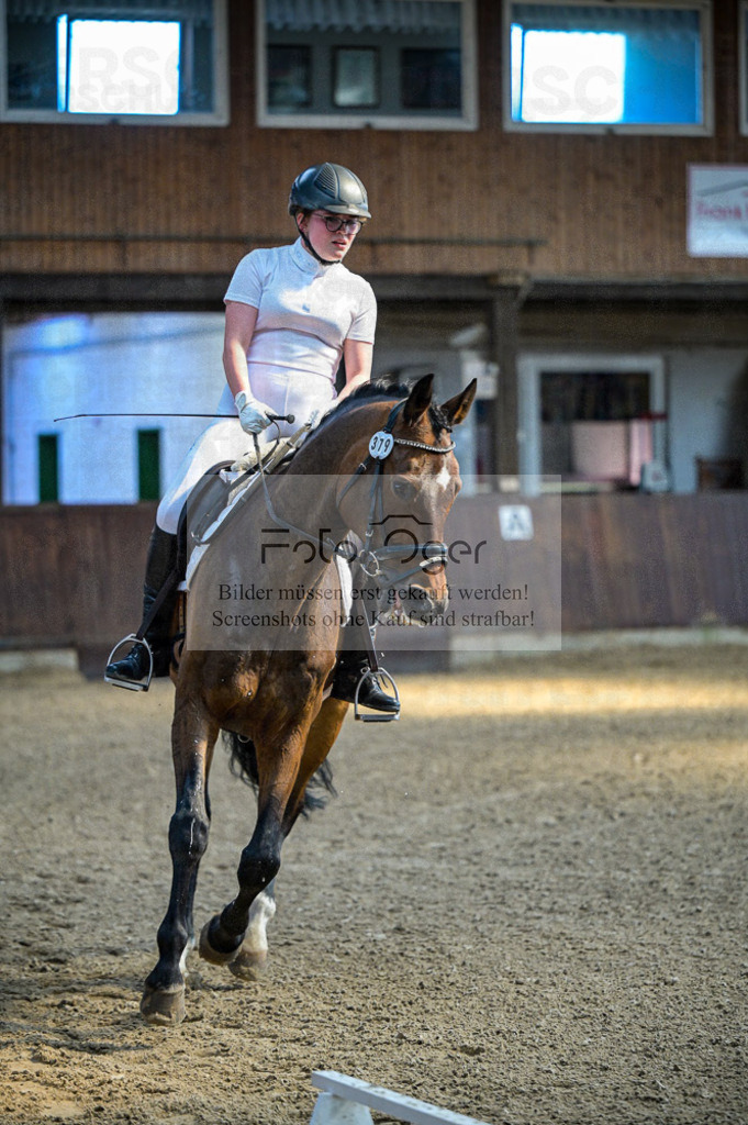 Reitturnier Voxtrup | Entdecke hochwertige Reitturnierfotos von Foto Oger. Professionell, emotional und authentisch – jetzt Lieblingsmomente im Shop bestellen.Deutschlandweite Turnierfotografie. - Realisiert mit Pictrs.com