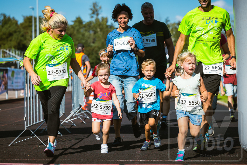 16. Hoywoj-CityLauf im Sportforum Hoyerswerda - 16.09.2023 | 555m Wohnungsgesellschaft-Familien-Flitzer-Lauf - Realisiert mit Pictrs.com