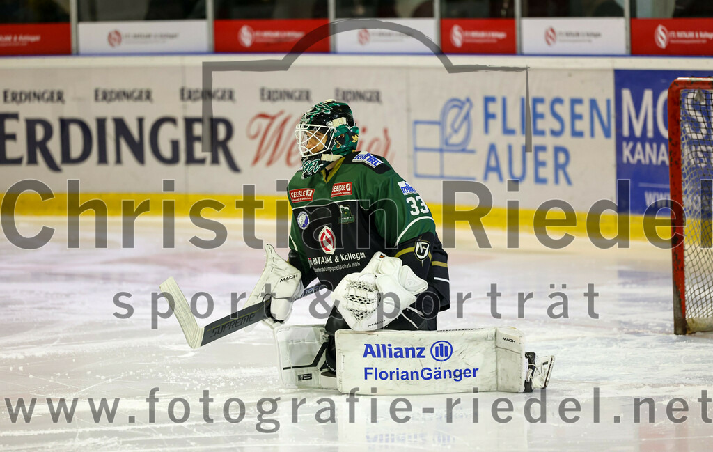 2022-11-20_005_TSV_Erding_gegen_ERSC_Amberg | Erding, Deutschland, 20.11.2022:
Eishockey, Bayernliga 2022 / 2023, 15. Spieltag, TSV Erding gegen ERSC Amberg, Endergebnis: 5:1

Torwart Thomas Hingel (Erding Gladiators, #33)

Foto: Christian Riedel / fotografie-riedel.net