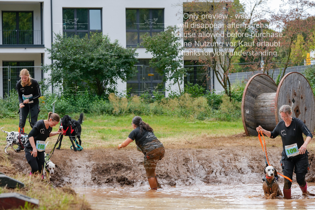 Schlamm_mit_Hund (137 von 460) | stephaniefillaphotographie - Realisiert mit Pictrs.com