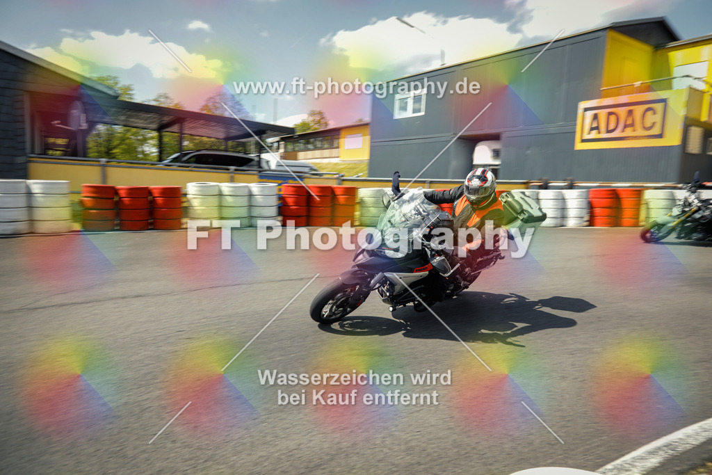 OBK_Mai_Justin_Uwe-11063 | Hier findet Ihr Bilder von Touristenfahrten auf der Nürburgring Nordschleife oder von anderen Veranstaltungen die ich besucht habe. Viel Spass beim Durch Schauen 