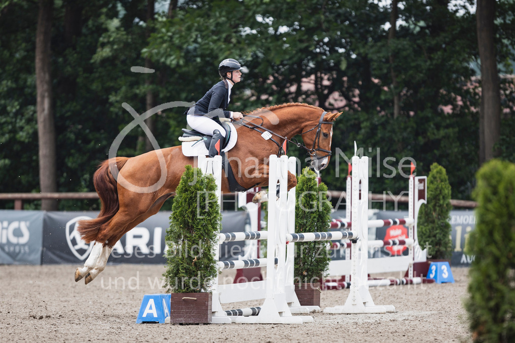 250610_Mühlen_SprPf-A2-246 | Deine schönsten Turniermomente als professionelle Fotos! Entdecke hochwertige Pferdesport-Fotografie im Online-Shop. Jetzt Fotos finden & bestellen!