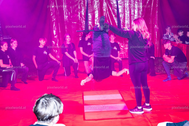 Zirkusvorstellung der MS Feldkirchen Digital | Bildershop von pixelworld.at - Realisiert mit Pictrs.com