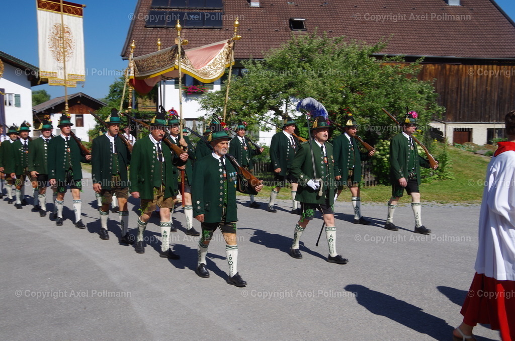 IMGP5379 | fotografiert von Axel PollmannLeonhardi Wallfahrt Benediktbeuern und Murnau, Fronleichnam, Fasching, Landschaft im Loisachtal und Benediktbeuern  - Realisiert mit Pictrs.com