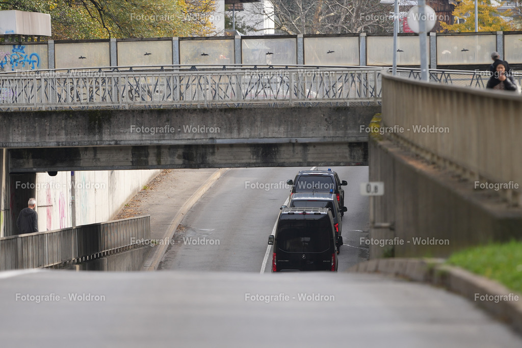 20221111 Amoklauf in Mittelschule Haselstauden | DORNBIRN, OESTERREICH - 11. NOVEMBER: Polizeieinsatz waehrend des Amoklaufs in der Mittelschule Haselstauden in Mittelschule Haselstauden on November 11, 2022 in Dornbirn, Austria.