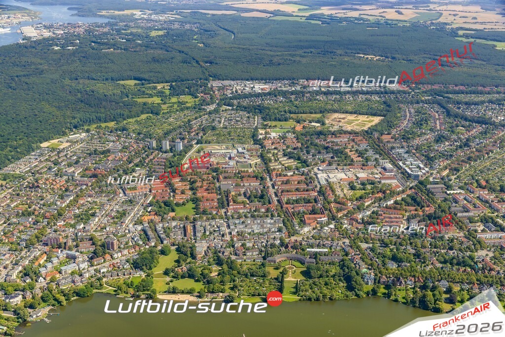 Marli Lübeck Bild- Das Luftbild wurde 2025 vom UL-Flugzeug heraus erstellt ( keine Drohne bzw. Drohnenaufnahme ) - Hochauflösende Luftaufnahme -Nicht vergleichbar mit Google Maps oder Satelittenbilder- Die Geschenkidee !Mit Lizenz und Bildrechte bestellbar - CC