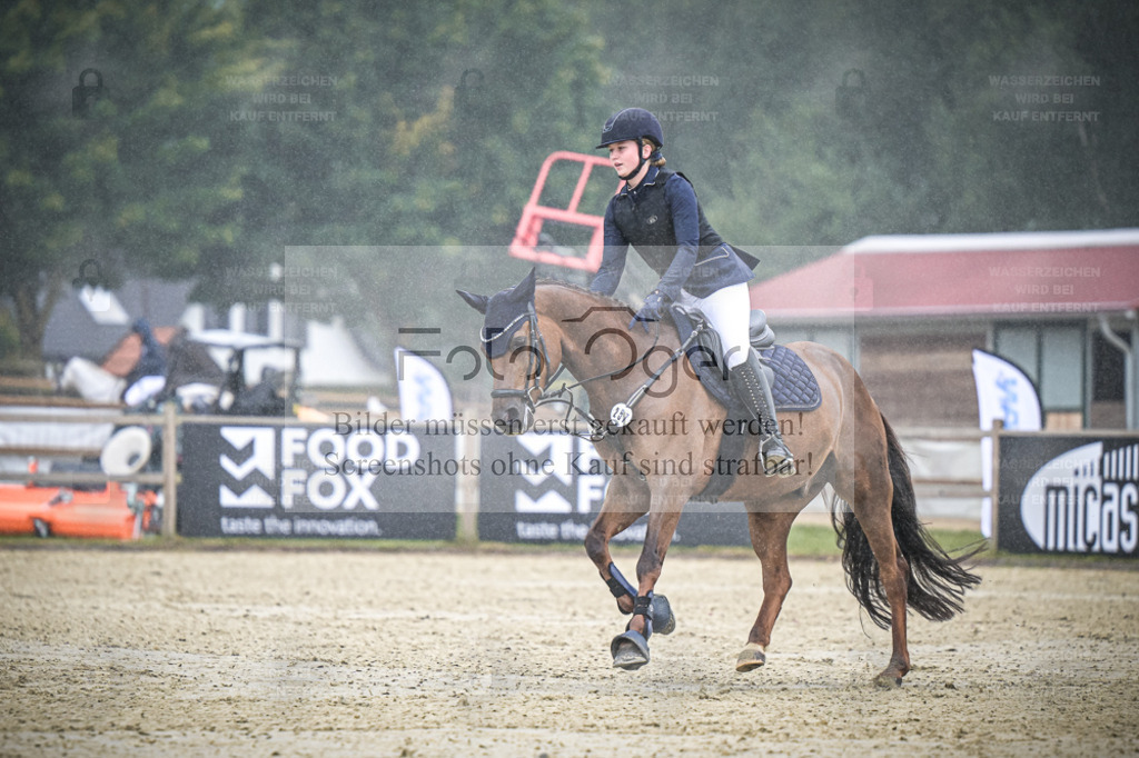 DOS_0269 | Entdecke hochwertige Reitturnierfotos von Foto Oger. Professionell, emotional und authentisch – jetzt Lieblingsmomente im Shop bestellen. - Realisiert mit Pictrs.com