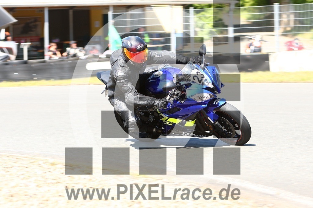 0023-20250513_01328 | Schöne Erinnerungen an spannende Momente - das festzuhalten ist unser Job. PIXELrace.de ist seit 2003 auf den Rennstrecken Europas unterwegs um die Action draußen beim Fahren und die wunderbare Stimmung imm Fahrerlager für euch einzufangen.