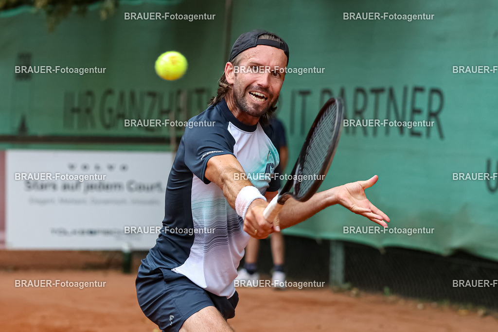 HTC Blau-Weiß Krefeld - LTTC Rot-Weiß Berlin  | Krefeld, Deutschland 21.07.2023, Gero Kretschmer (HTC Blau-Weiß Krefeld) gegen Nino Ehrenschneider (LTTC Rot-Weiss Berlin) ,

bei der 2. Tennis Bundesliga Nord Begegnung zwischen HTC Blau-Weiß Krefeld und LTTC Rot-Weiß Berlin am 21.07.2023 in Krefeld.

(Foto: BRAUER-Fotoagentur)
 
