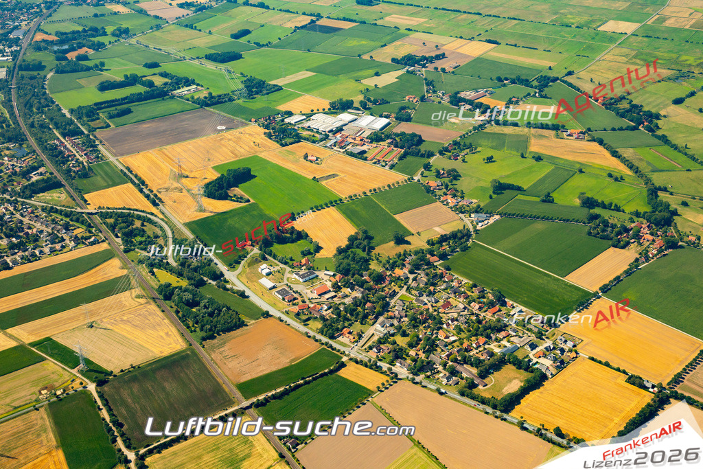 Aktuelles Luftbild von  Marl - Die Luftaufnahme wurde 2022 mittels UL-Flugzeug erstellt ( keine Drohne ) - hochauflösende Kamera-Systeme von  Canon -Beste Qualität - Für grossformatige Ausdrucke geeignet. Die Geschenkidee !